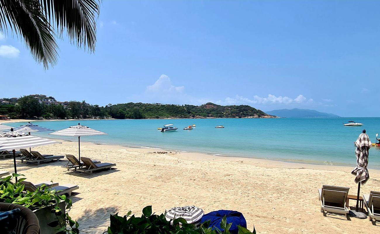 Foto af Choeng Mon Strand med hvidt sand overflade