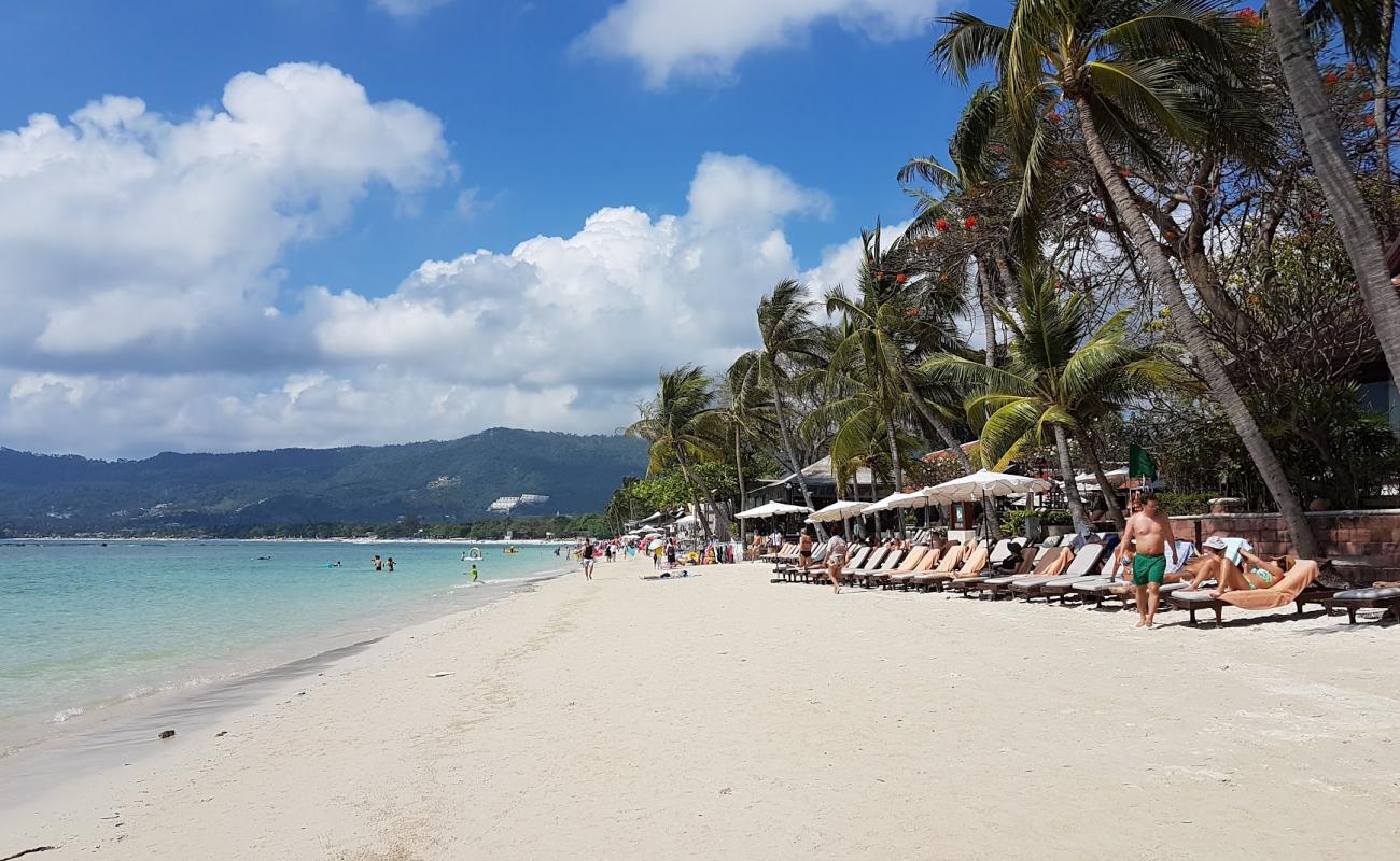 Foto af Chaweng Strand med hvidt sand overflade