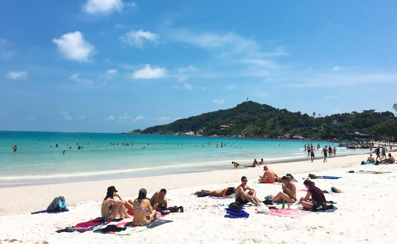 Foto af Haad Rin Strand med hvidt sand overflade