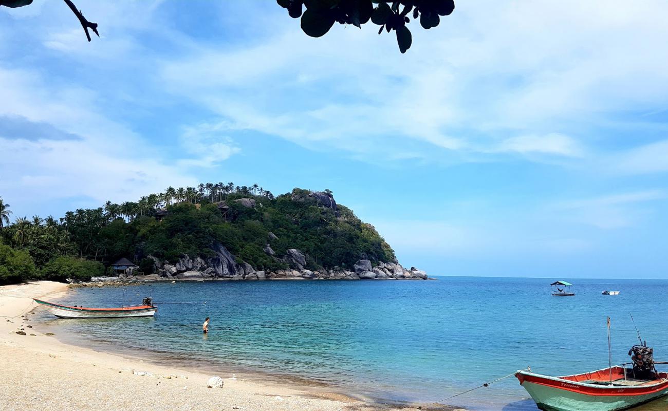 Foto af East Tien Beach med lys sand overflade