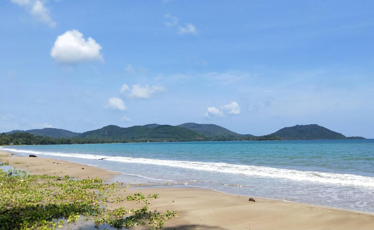 Foto af Ao Thung Makham Beach med lys sand overflade