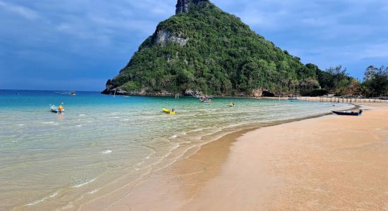 Tham Thong-Bang Boet Beach