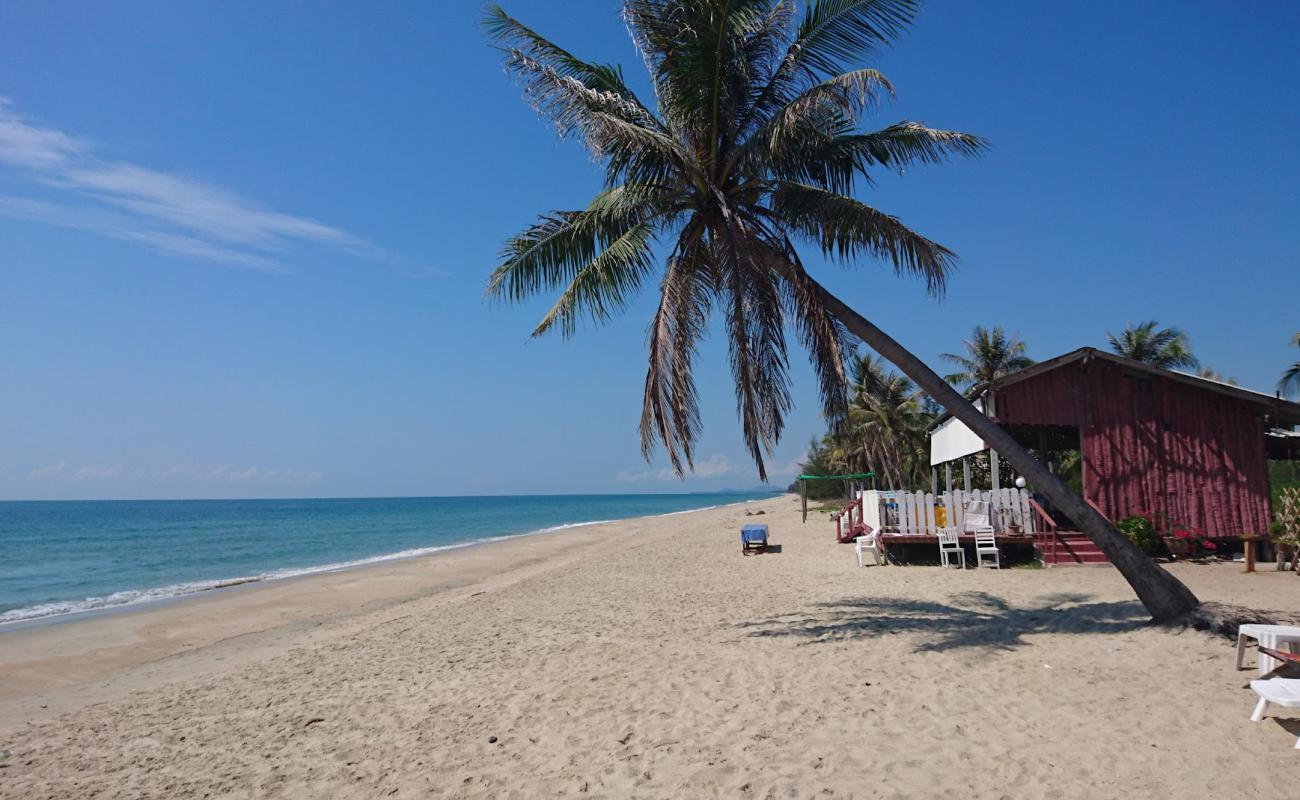 Foto af HuayYang Beach II med lys sand overflade