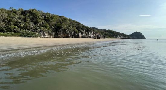 Wat Thung Noi Big Beach