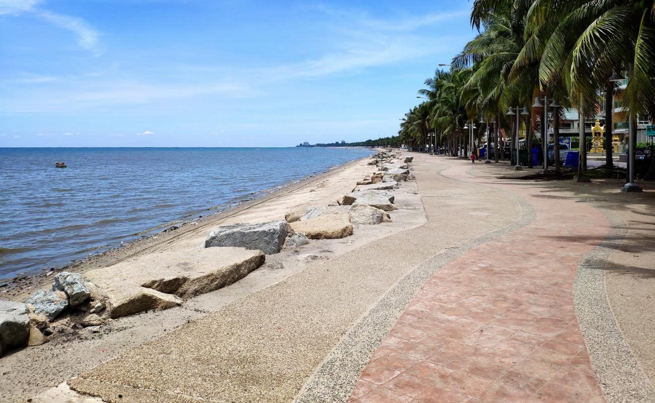 Foto af Wonnapha Beach med lys sand overflade