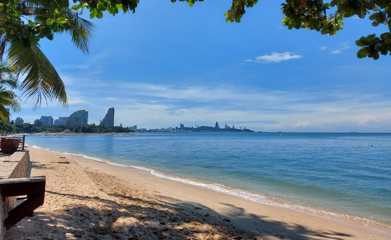 Foto af Wongamat beach med lys sand overflade