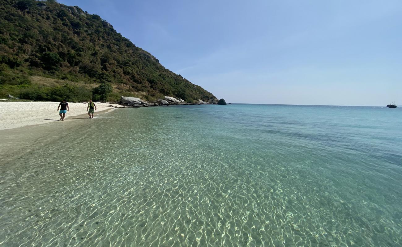 Foto af Koh Phai Beach III med lys sand overflade