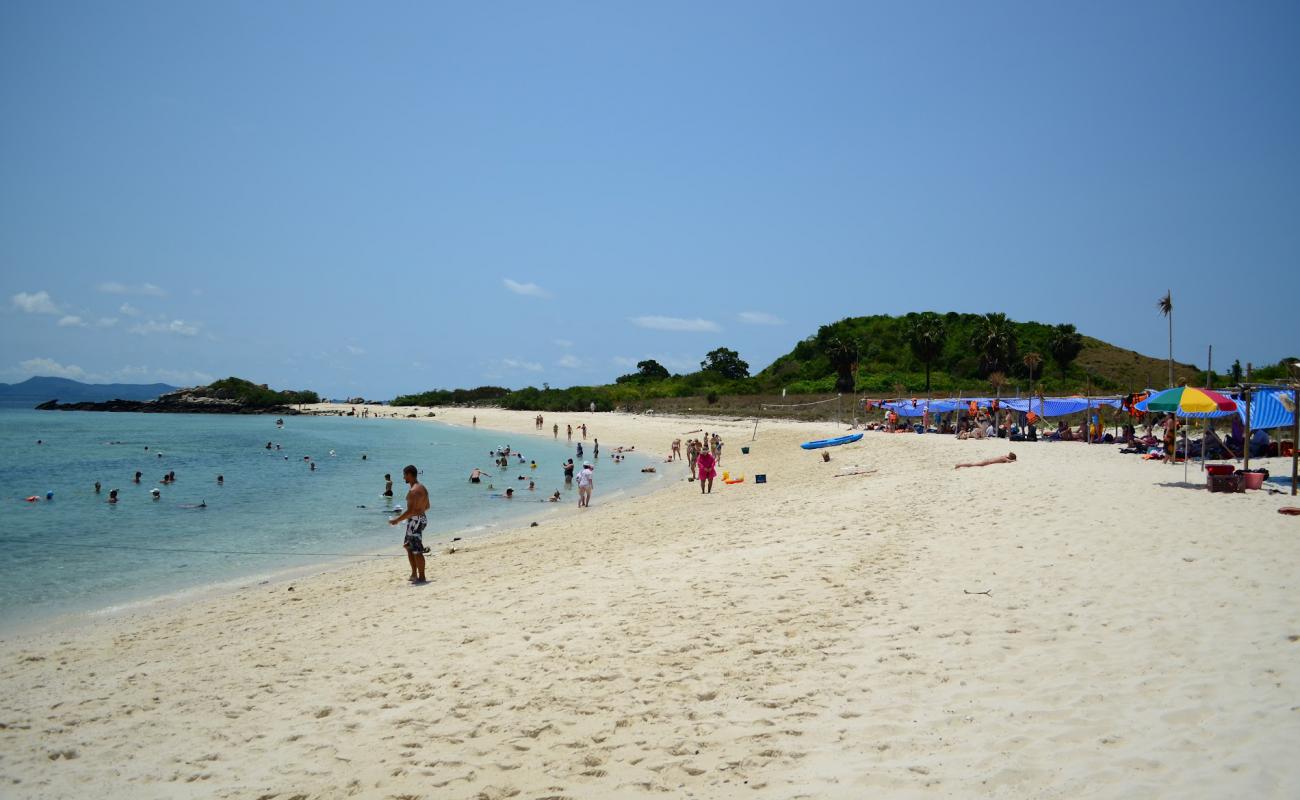 Foto af Ko Lin Beach med lys sand overflade