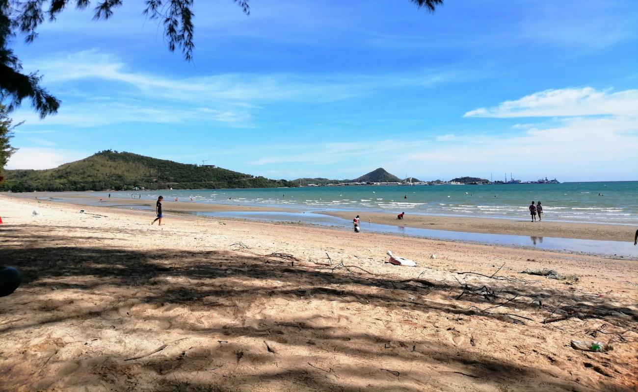 Foto af Dongtan beach med let sand og småsten overflade