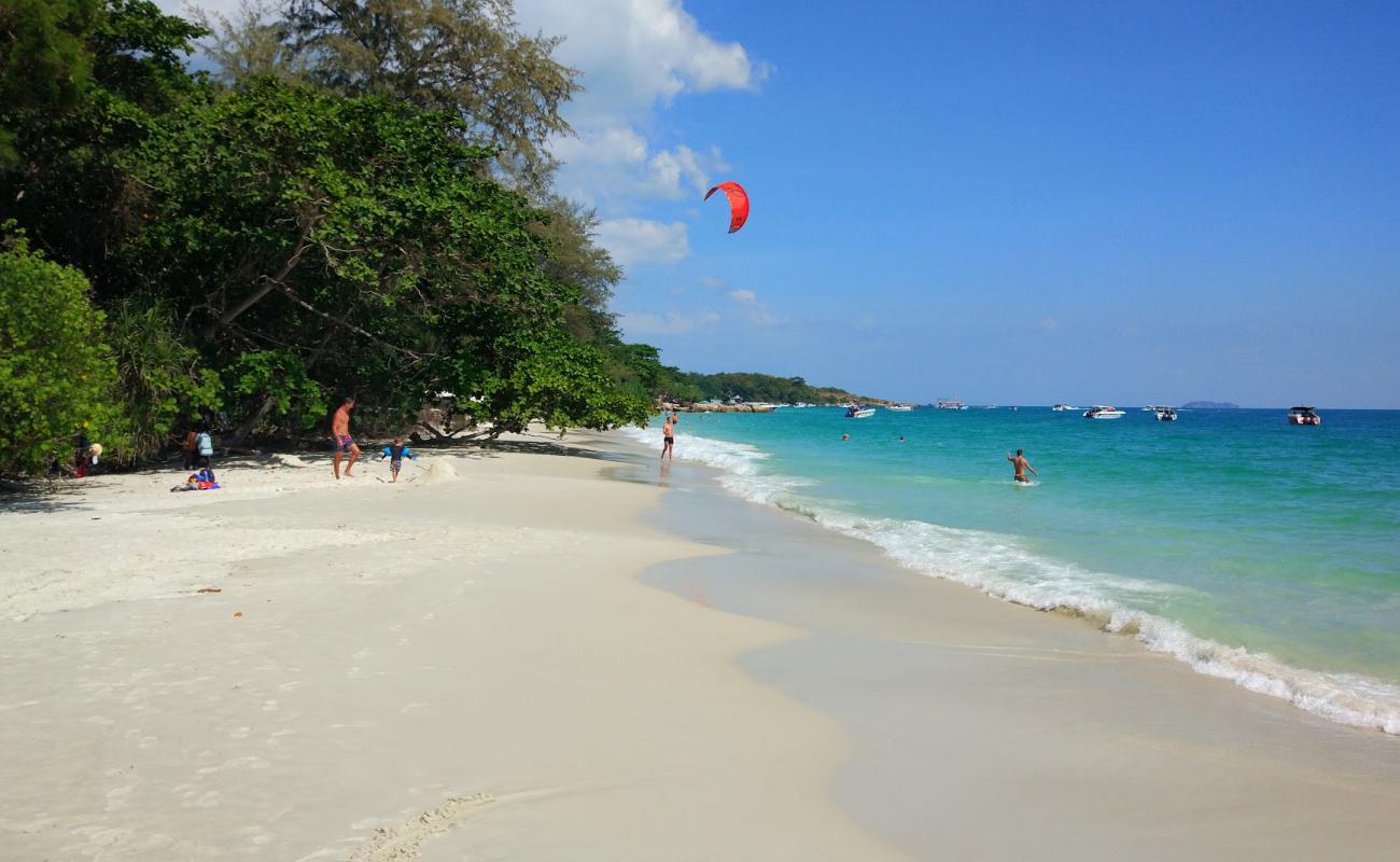 Foto af Koh Samet Beach med hvidt fint sand overflade