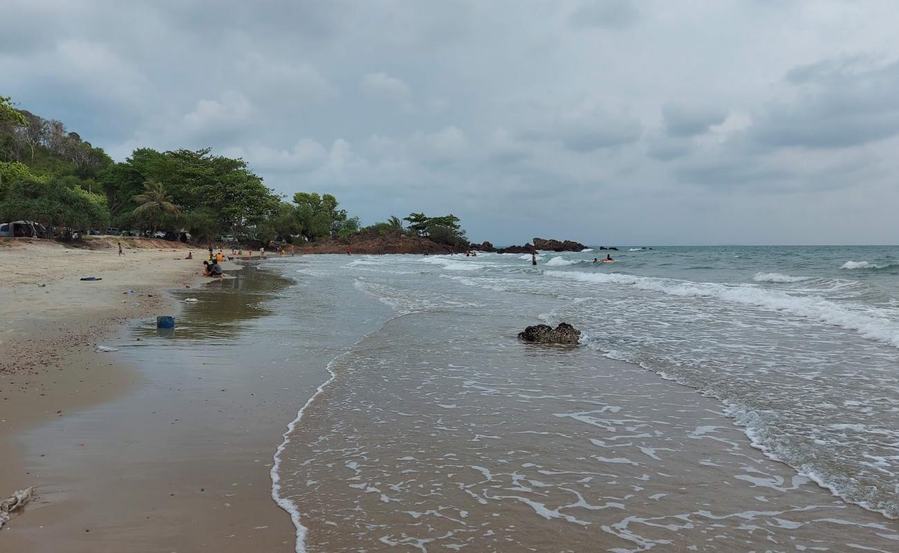 Foto af Chakphong Beach med lys sand overflade