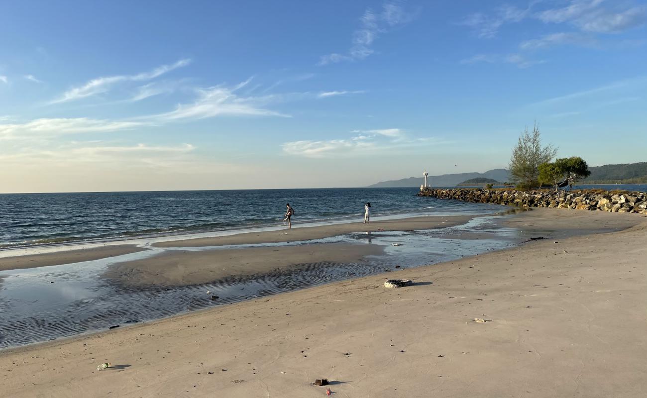 Foto af Mai Rut Beach med lys sand overflade