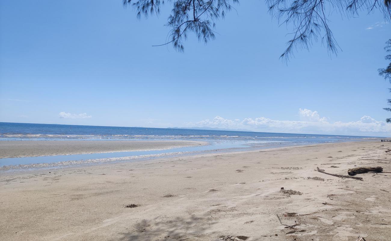 Foto af Pailin Beach med lys sand overflade