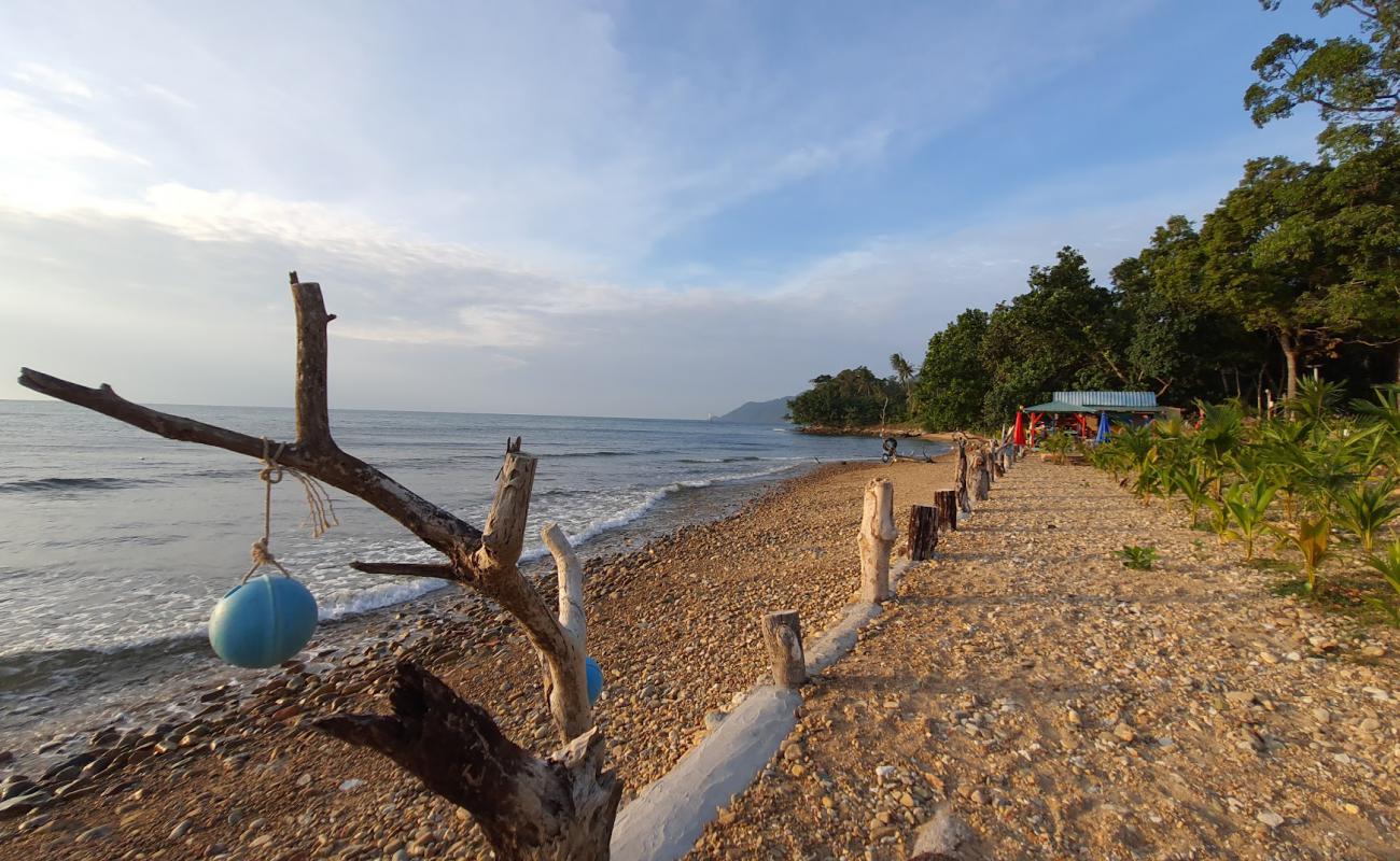 Foto af Khai Mook Beach med let sand og småsten overflade