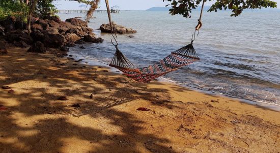 Koh Mak Buri Hut Beach