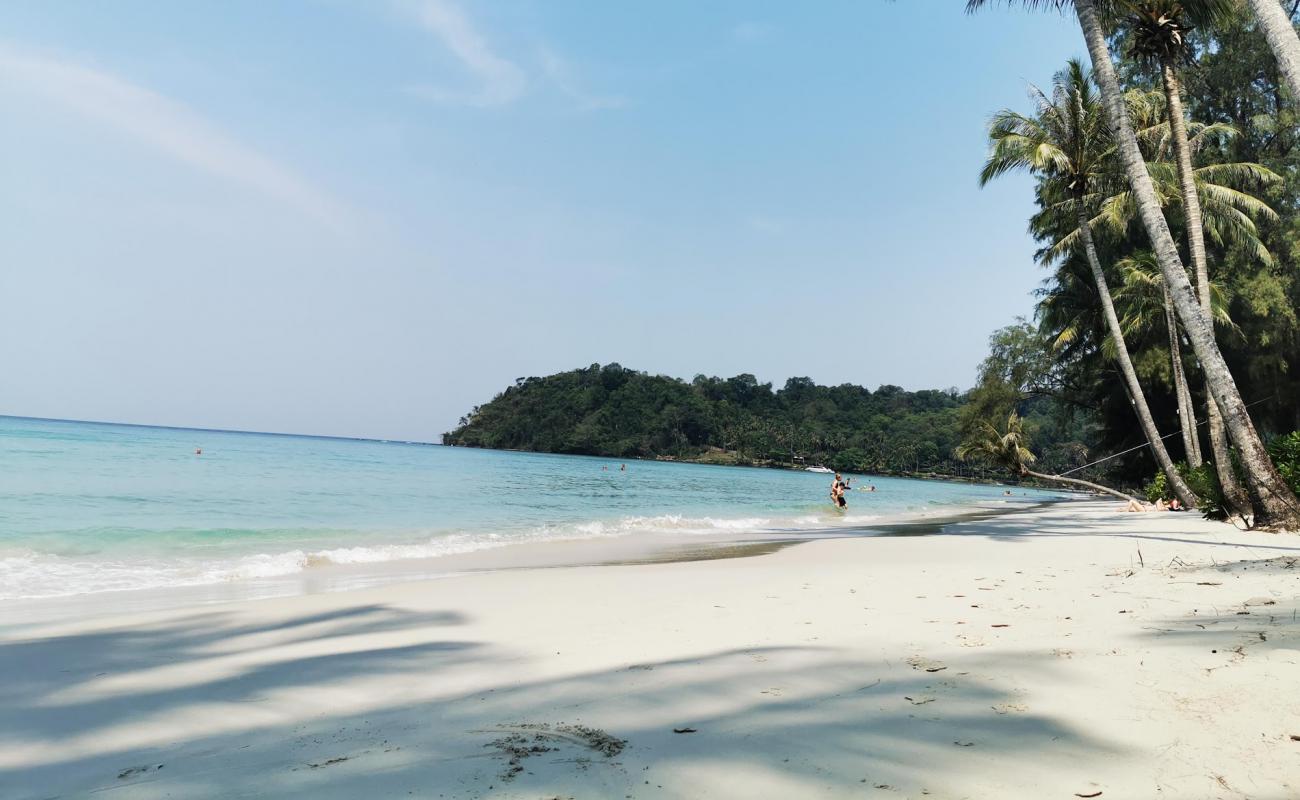 Foto af Ko Kut Strand med hvidt fint sand overflade