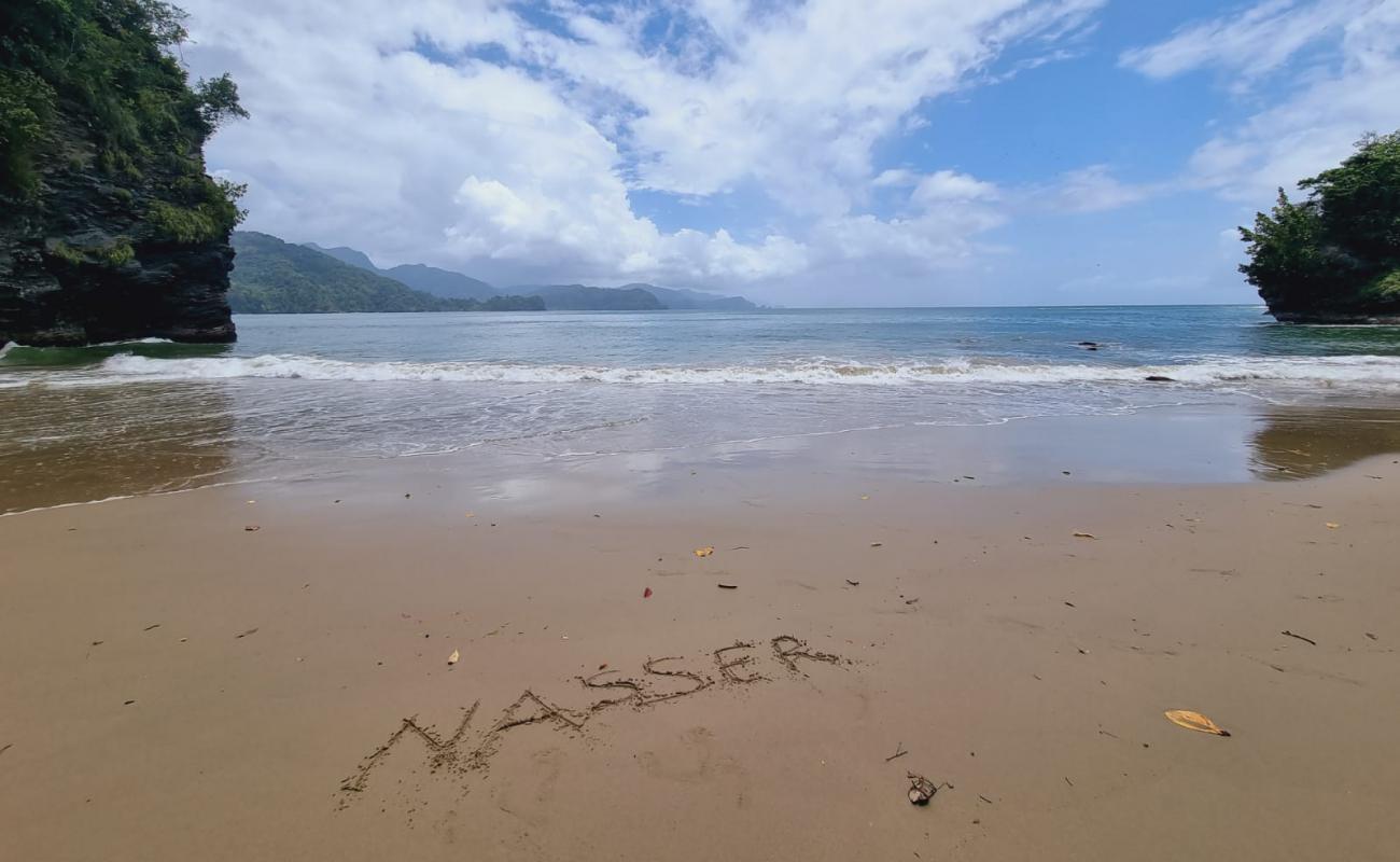 Foto af Nasser's Cove med lys fint sand overflade