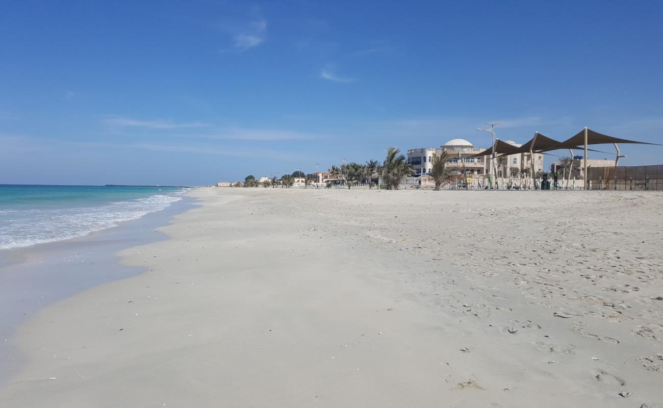 Foto af Umm Al Quwain med lys sand overflade