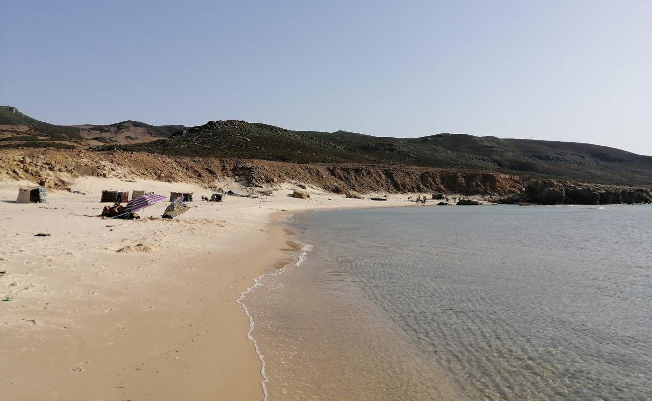 Foto af Marsa Douiba med lys sand overflade