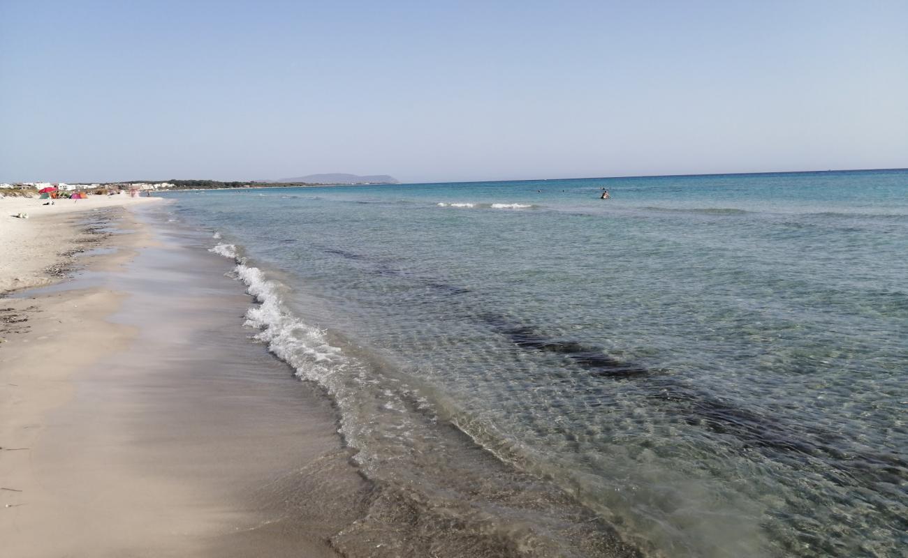 Foto af Hammam El Ghezaz med lys sand overflade