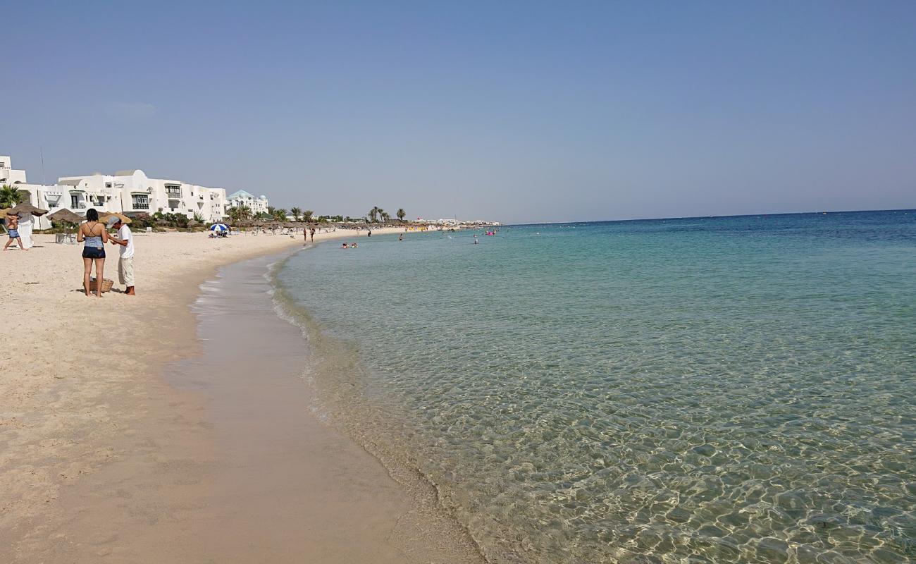 Foto af Kaki beach med hvidt sand overflade