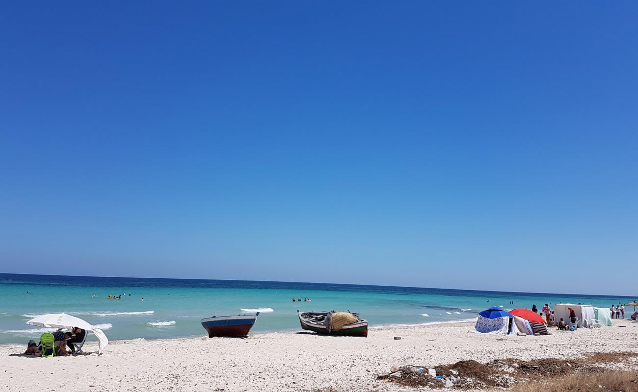 Foto af Plage De Rejiche med hvidt sand overflade