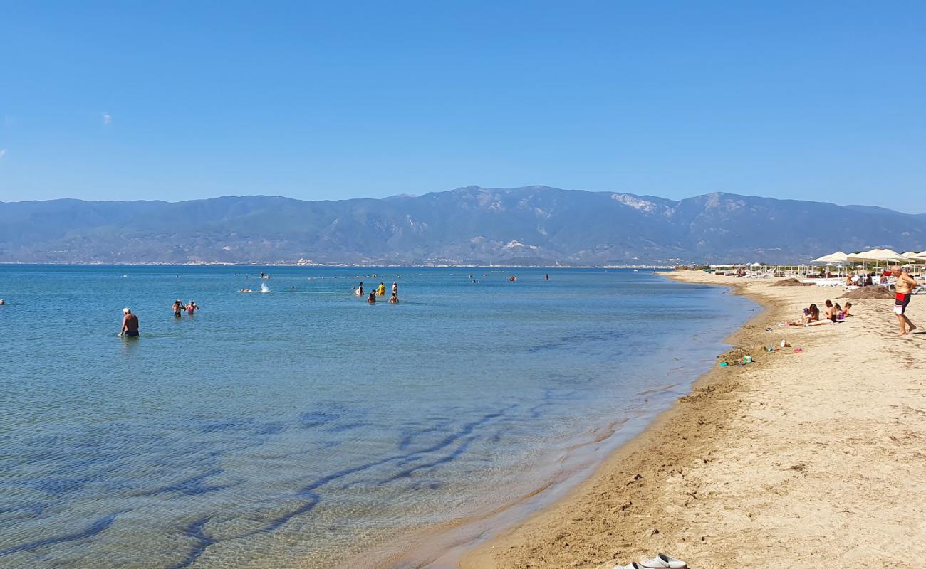 Foto af Denetko beach med lys sand overflade