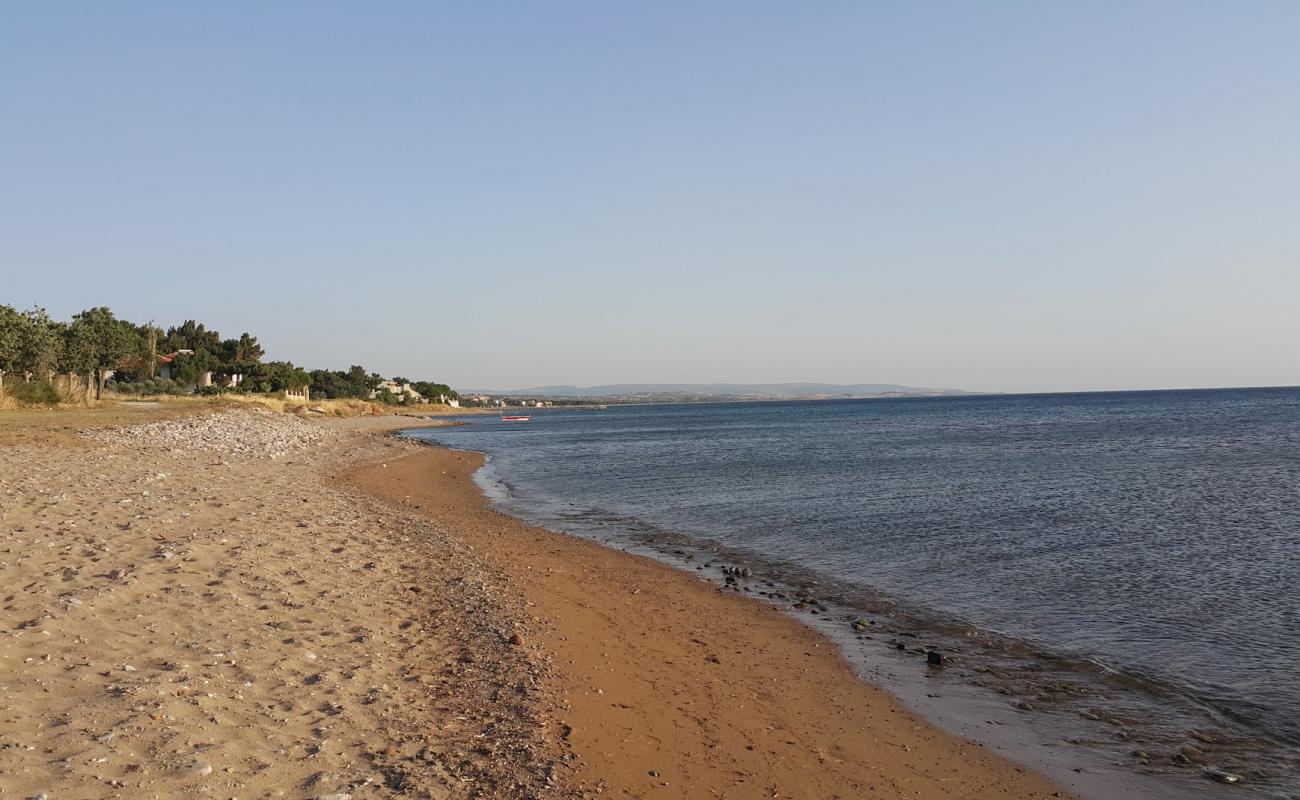 Foto af Agora Camp beach med let sand og småsten overflade