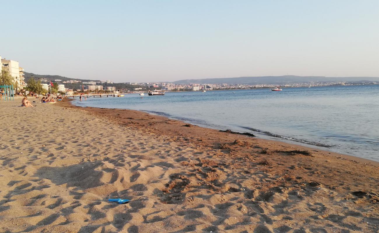 Foto af Yeni Kordon beach med lys sand overflade