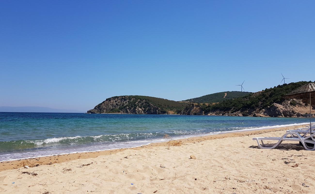 Foto af Sahmelek beach med lys sand overflade