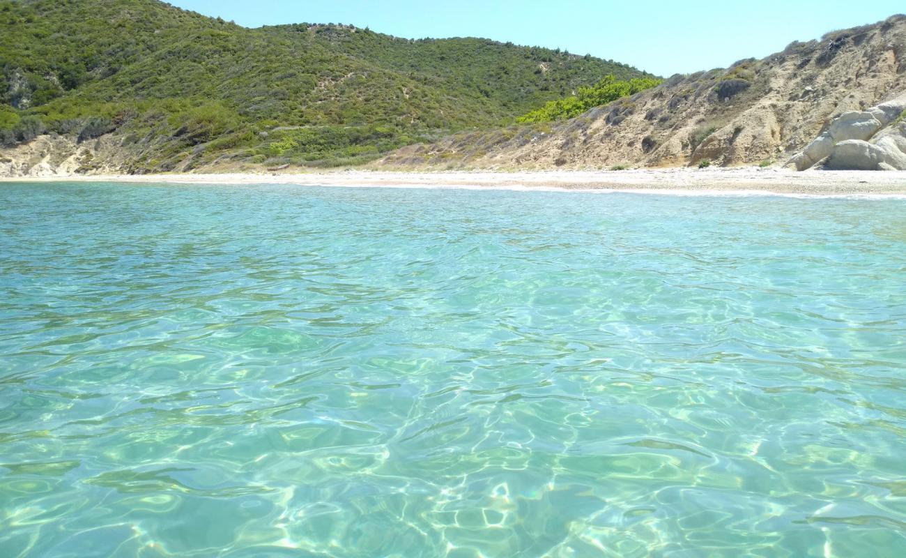 Foto af Karabiga beach med let fin sten overflade