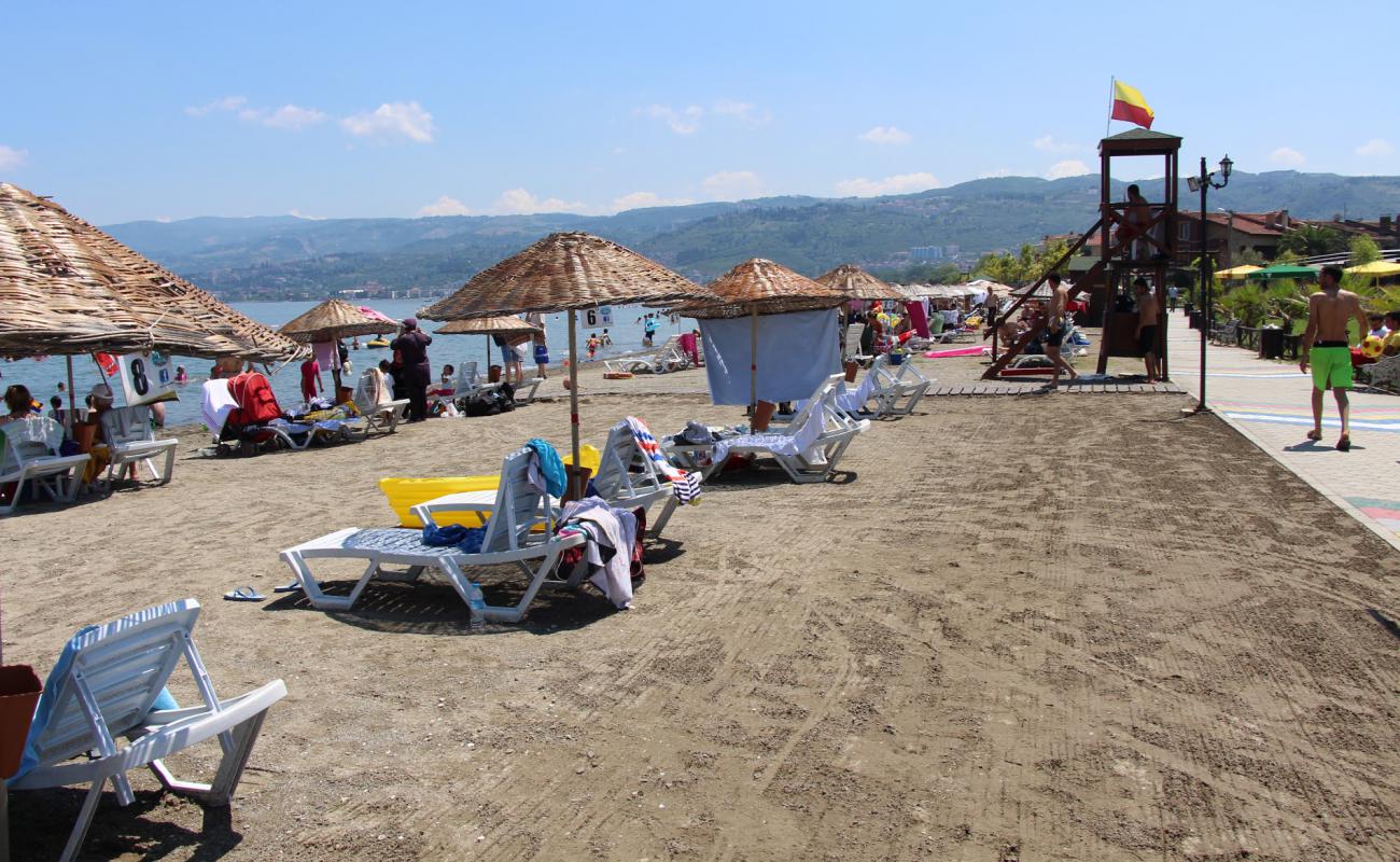 Foto af Kaytazdere beach med sort sand og småsten overflade