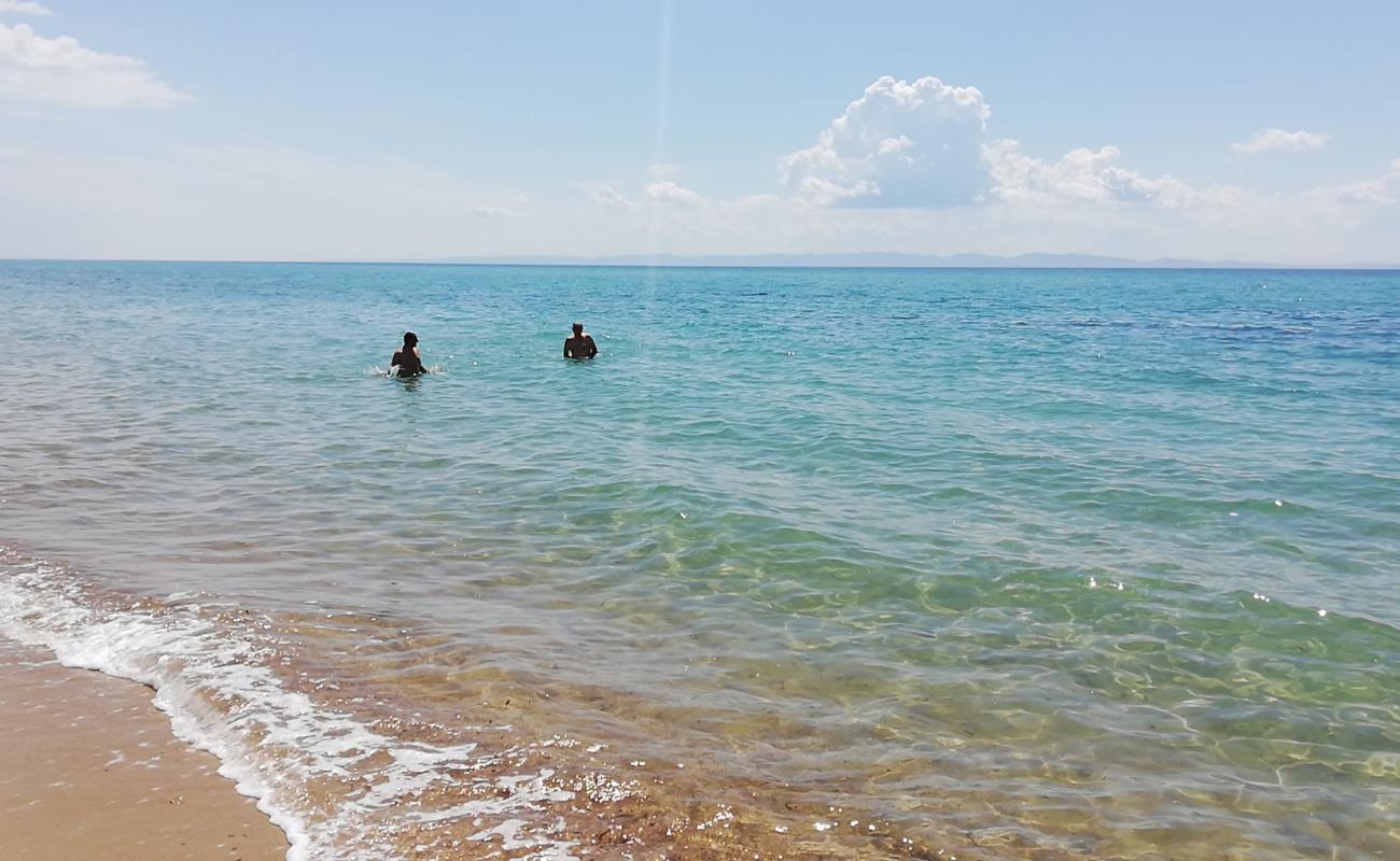 Foto af Gulcavus vllage beach med lys sand overflade