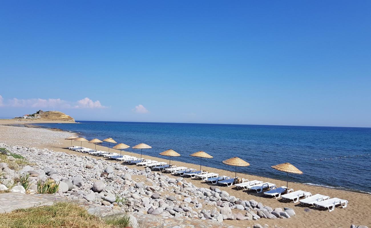 Foto af Yuvali beach med let sand og småsten overflade