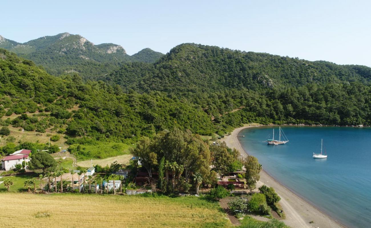 Foto af Hisaronu Koyu beach med sort sand og småsten overflade