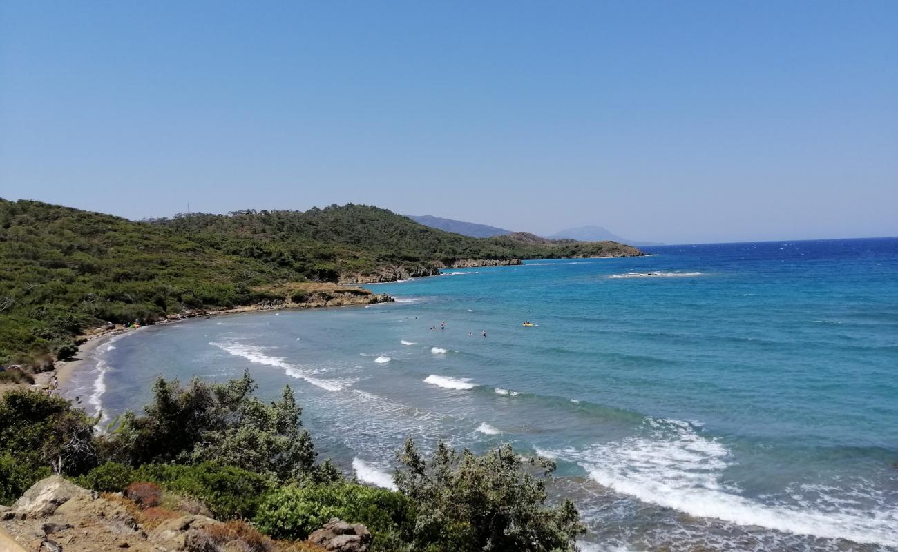 Foto af Hisaronu beach med gråt sand og småsten overflade