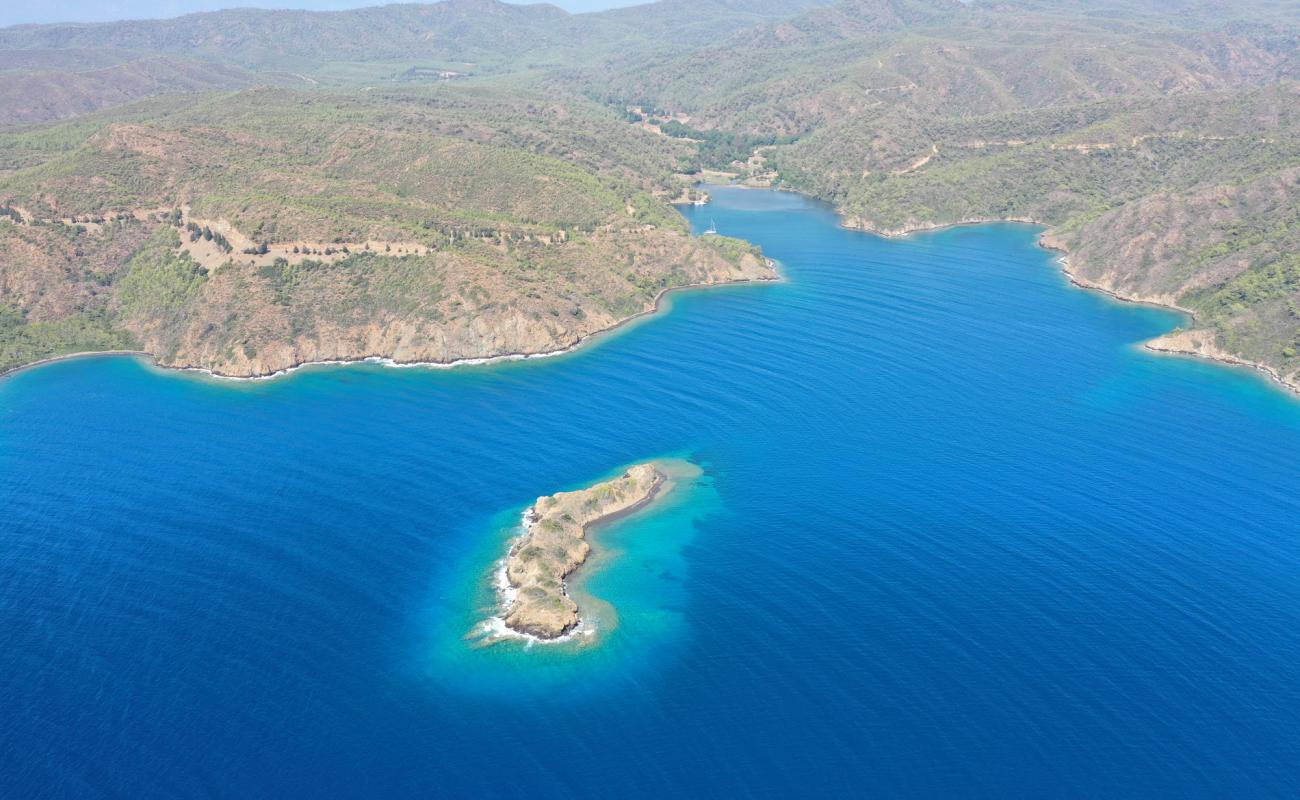 Foto af Kufre Bay beach II med grå sten overflade