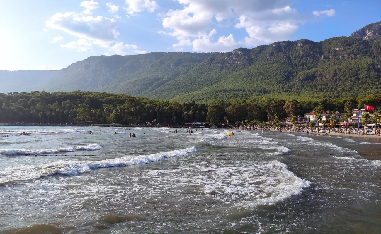 Foto af Akyaka Plaji med fin brunt sand overflade