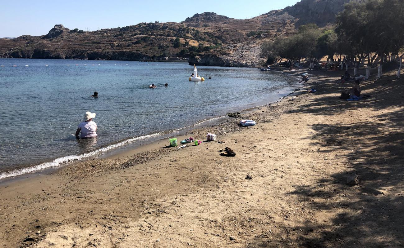 Foto af Kudur beach med let sand og småsten overflade