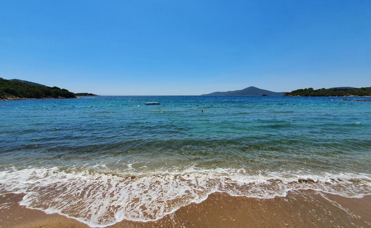 Foto af Ruyam beach med let sand og småsten overflade