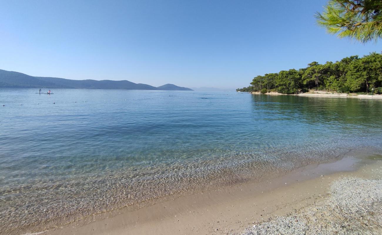 Foto af Mandalya beach med lys sand overflade