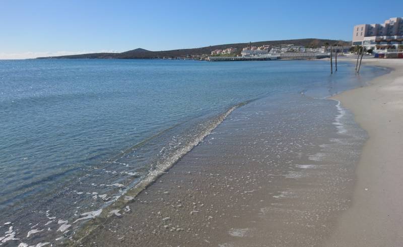 Foto af Cark Strand med lys fint sand overflade