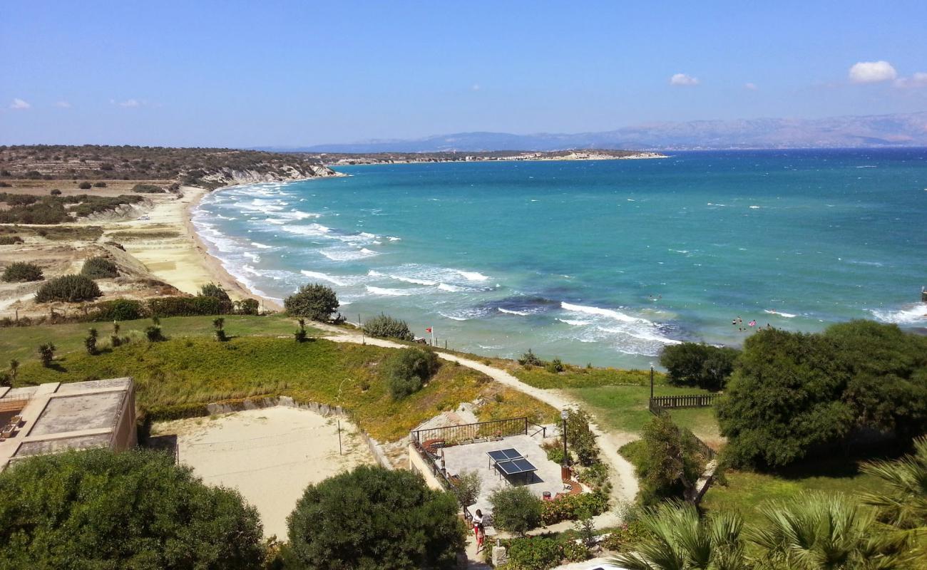 Foto af Turgutlu Dostlar med lys sand overflade