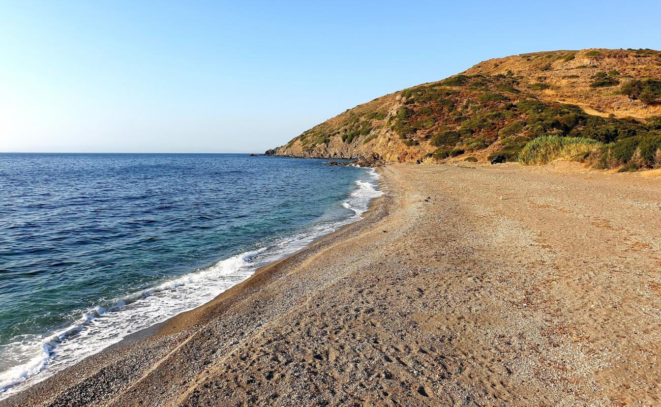 Foto af Karacagil beach med gråt sand og småsten overflade