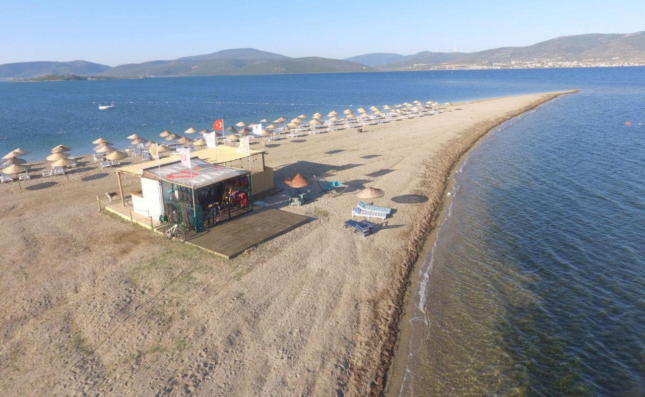 Foto af Ozbek Beach med brun fin sten overflade