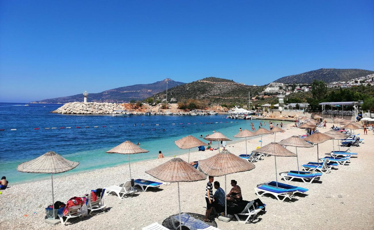 Foto af Kalkan Strand med let fin sten overflade