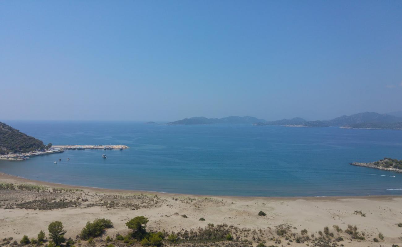 Foto af Cayagzi Beach med brunt sand overflade