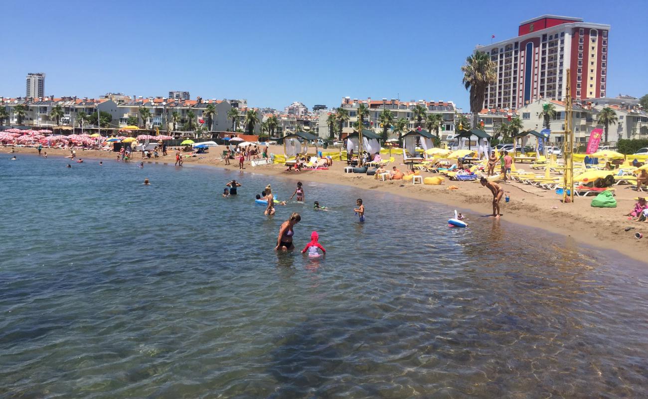 Foto af Ornekkoy Sahili med brunt sand overflade