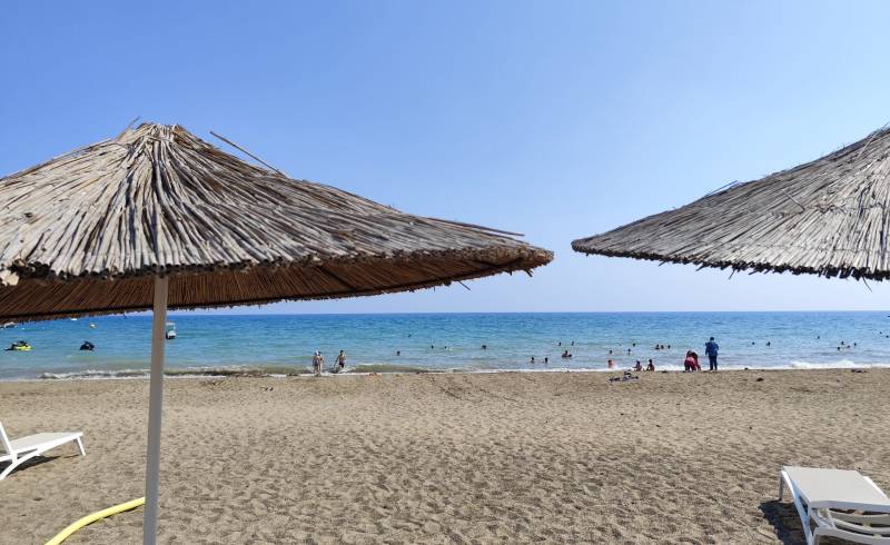 Foto af Kadriye Public Beach med brunt sand overflade