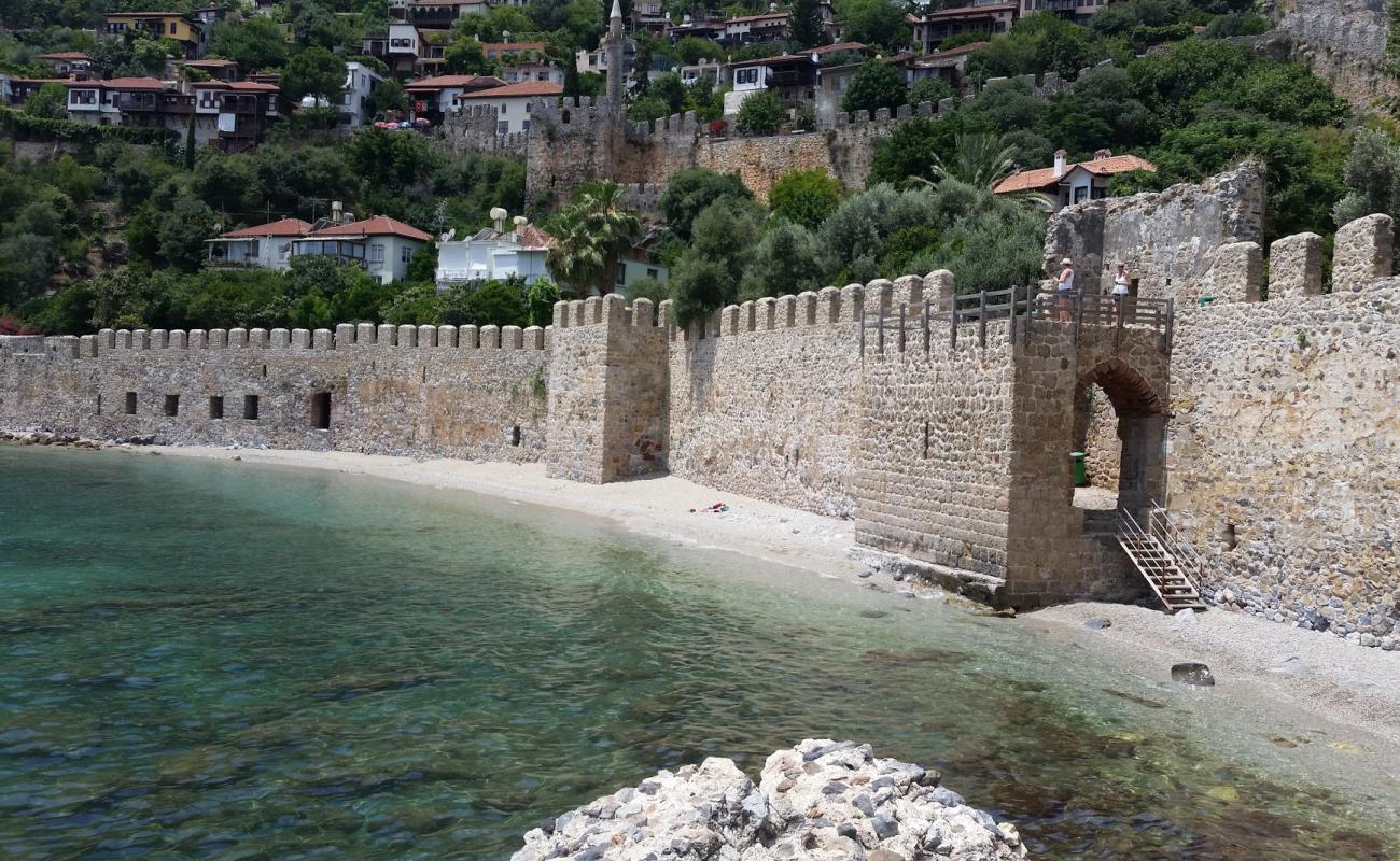 Foto af Tersane beach med brunt sand og sten overflade